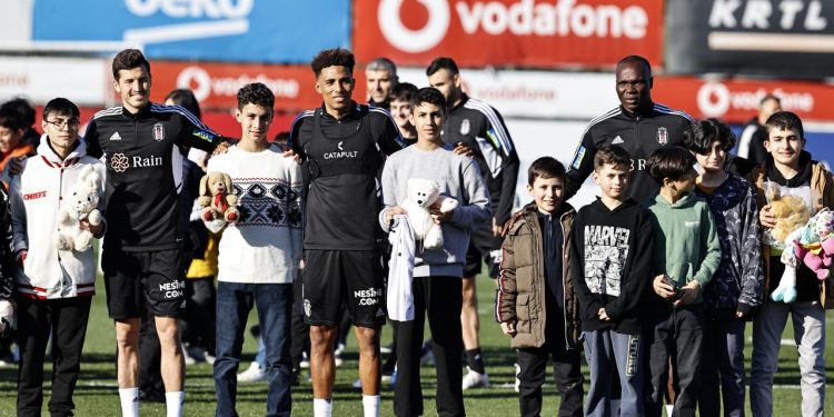 Beşiktaş, depremzede çocukları ağırladı