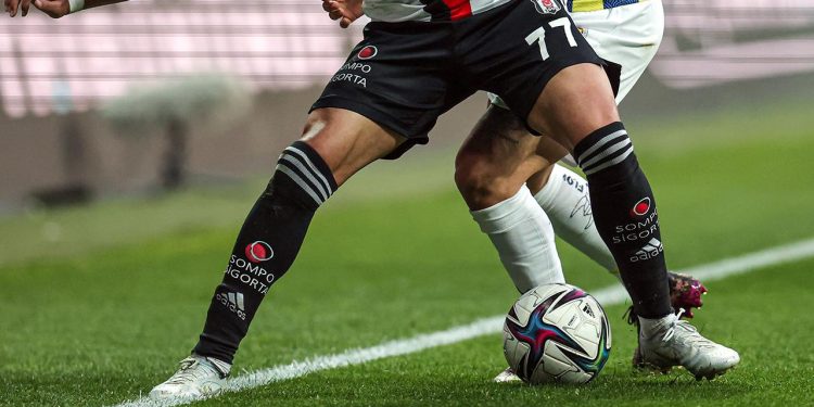 Fenerbahçe-Beşiktaş maçının biletleri yarın satışa çıkarılacak