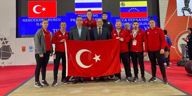 Milli halterci Burcu İldem’den 3 madalya