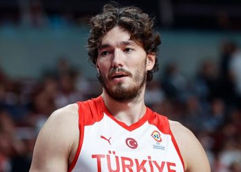 Milli basketbolcu Cedi Osman’dan depremzede çocuklar için çağrı