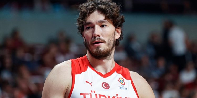Milli basketbolcu Cedi Osman’dan depremzede çocuklar için çağrı