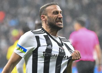 Cenk Tosun ikinci baharını yaşıyor