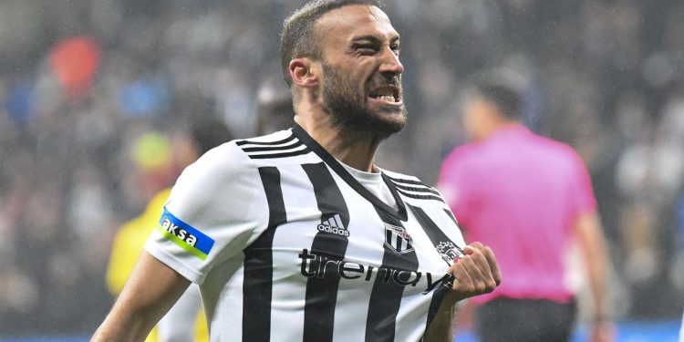 Cenk Tosun ikinci baharını yaşıyor