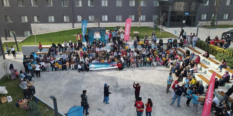 Depremzede çocuklar “İyilik Kupası” ile yaralarını sarıyor