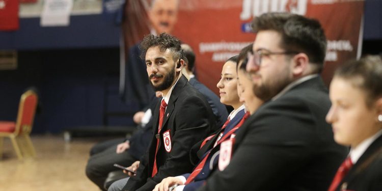 Judo hakemi “asrın felaketi”nde kaybettiği babasının izinden gitmek istiyor