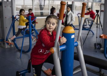 Down sendromlu çocuklar sporla sosyalleşiyor