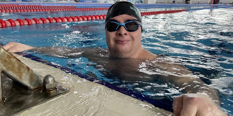 Down sendromlu Oğuzhan mutluluğa kulaç atıyor