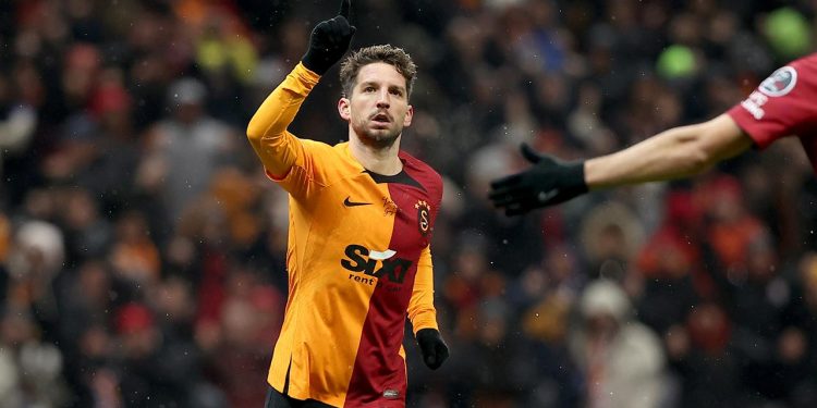 Galatasaray’da Dries Mertens riske edilmeyecek