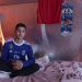 Efe depremden kaçarken Ronaldo albümünü de almayı unutmadı