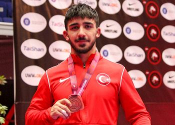 Milli sporcu Emre Kural bronz madalya kazandı