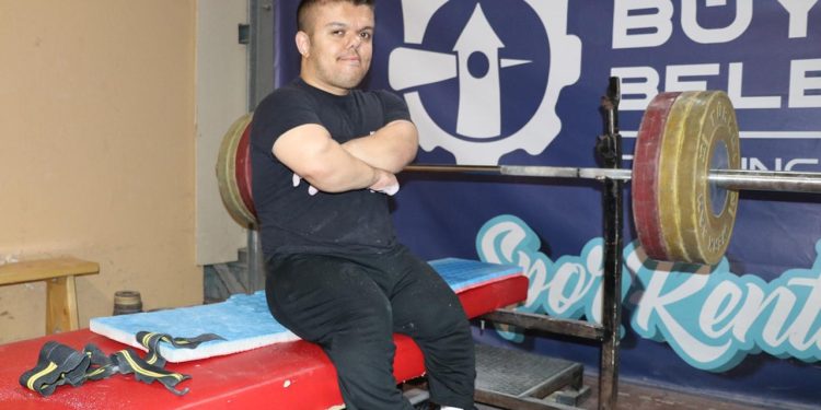 Engelli haltercinin hedefi dünya şampiyonluğu