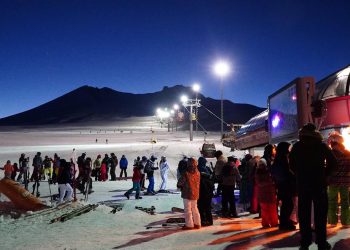 Erciyes Kayak Merkezi’nde gece kayağı devam ediyor