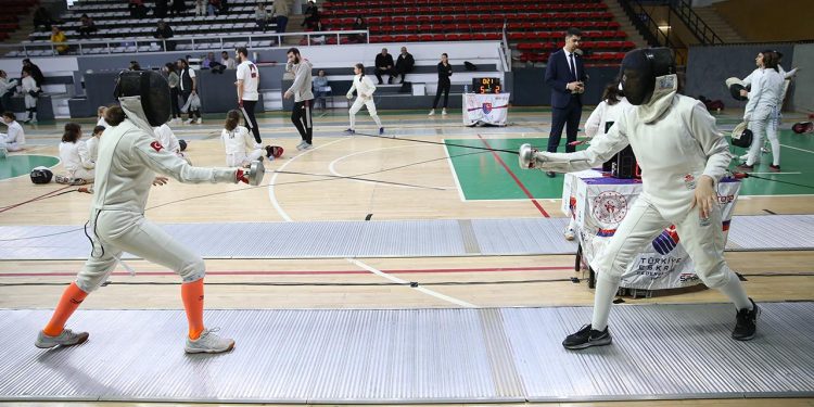Eskrimde Epe Açık Turnuvaları Sakarya’da başladı
