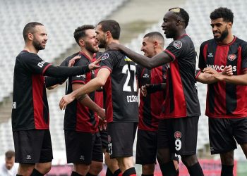 Gol düellosu Fatih Karagümrük’un