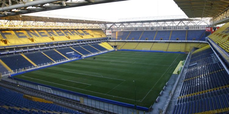 Fenerbahçe-Beşiktaş derbisinde siyah-beyazlı taraftarlar stada alınmayacak