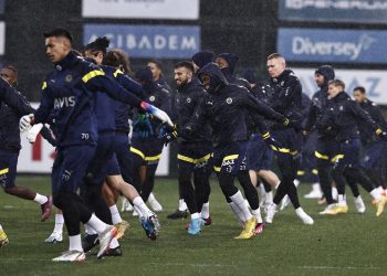 Fenerbahçe’de kamp kadrosu belli oldu