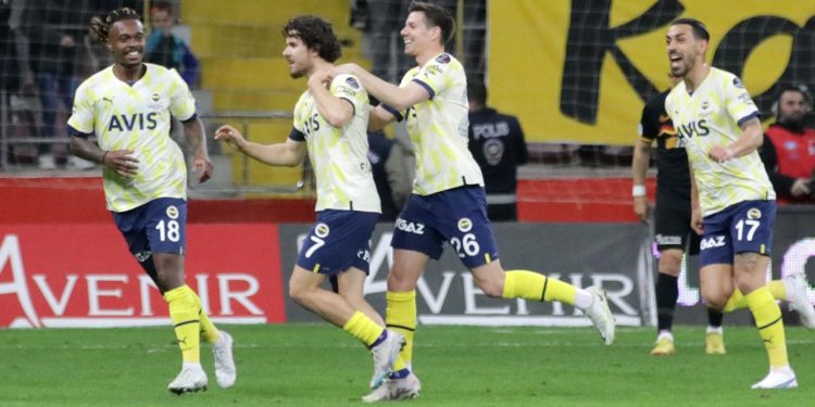 Fenerbahçe Kayseri’de kazandı