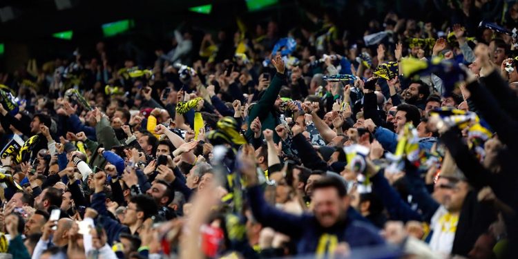 Fenerbahçe’den 7 taraftara ceza