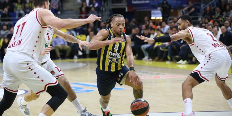 Fenerbahçe Beko, Armani Milan’ı geçemedi