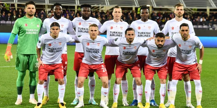 Rıza Çalımbay’dan tek değişiklik