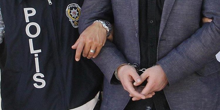 Ağrı’da uyuşturucu ele geçirilen tırın 2 şoförü tutuklandı