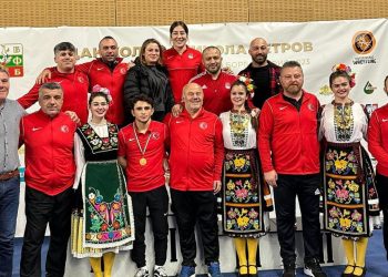 Milli güreşçiler Yasemin Adar ve Ahmet Duman, Bulgaristan’da şampiyon oldu