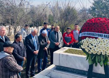 “Halterin Doktor Babası” Savaş Ağaoğlu kabri başında anıldı