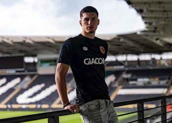 Hull City Xavier Simons’un bonservisini aldı