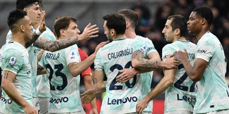 Inter, Lecce engelini 2 golle aştı