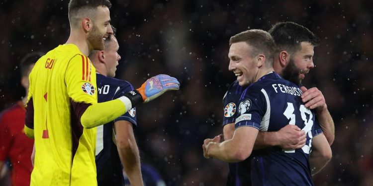 Gecenin sürprizi İskoçya’dan