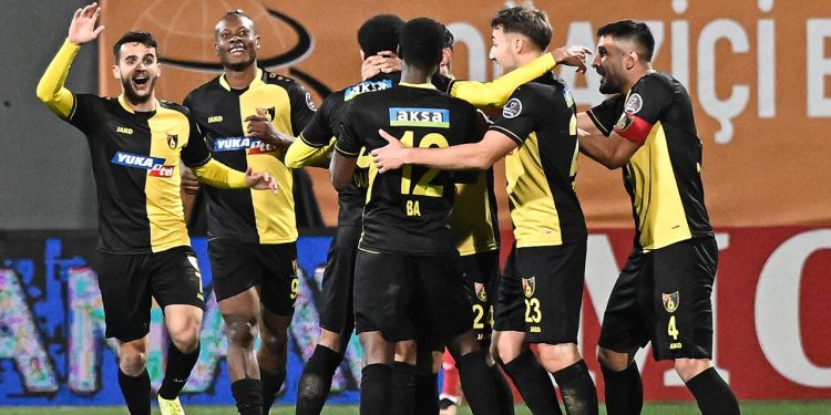 İstanbulspor ligdeki yükselişini sürdürüyor