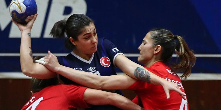 Konyaaltı Belediyespor EHF Kadınlar Avrupa Kupası’nda yarı finalde