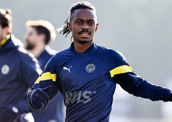 Fenerbahçeli Lincoln Henrique sakatlandı