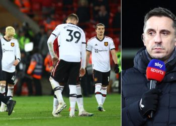 Gary Neville: Tam bir hezimet