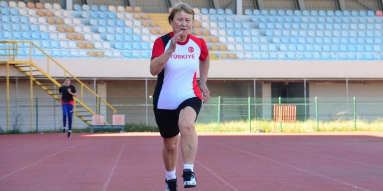 Master milli atlet Çiçek Solon Şensoy 63 yıllık hayalini gerçekleştirecek