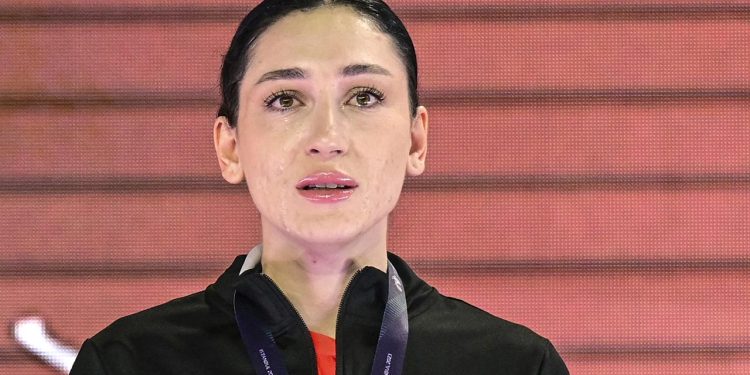 Milli atlet Tuğba Danışmaz altın madalyasını aldı