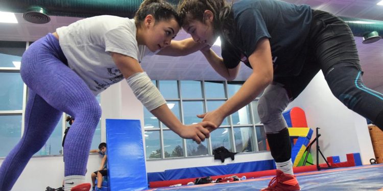 Milli güreşçi Başak Duman Yasemin Adar Yiğit’i örnek alıyor