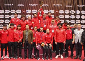 Milli güreşçilerden 17 madalya
