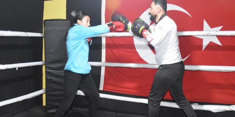 Muaythai sporcusu Elmas Başoğlu’nun yeni hedefi dünya şampiyonluğu