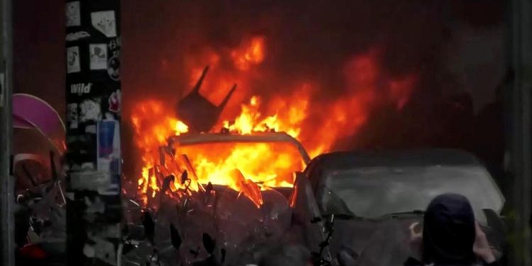 Napoli Başkanı fanatik taraftarlara karşı İngiliz yasalarını örnek gösterdi