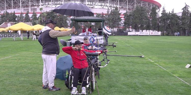 Para Okçuluk Federasyon Kupası yarışması Antalya’da başladı