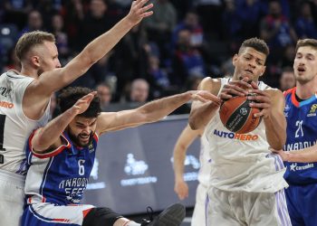 Anadolu Efes sahasında Real Madrid’i yendi