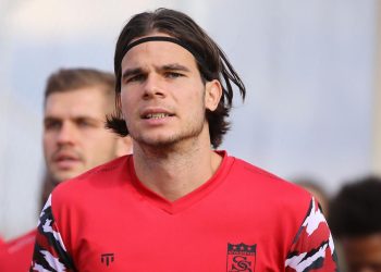 Sivasspor’da Charisis sakatlandı