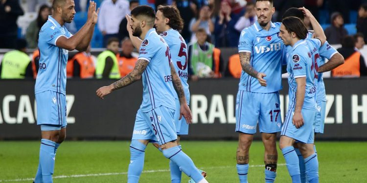 Trabzonspor sahasında topladığı puanlarla güldü
