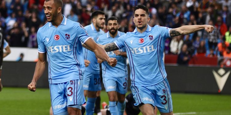 Trabzonspor’un stoper oyuncuları santrforların izinde