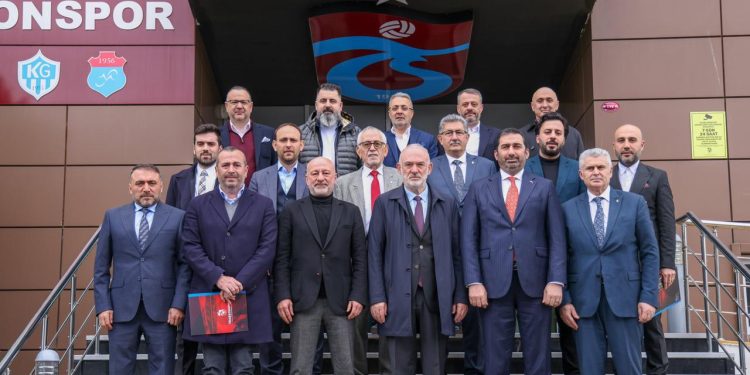 Trabzonspor’un yeni yönetimi mazbatasını aldı
