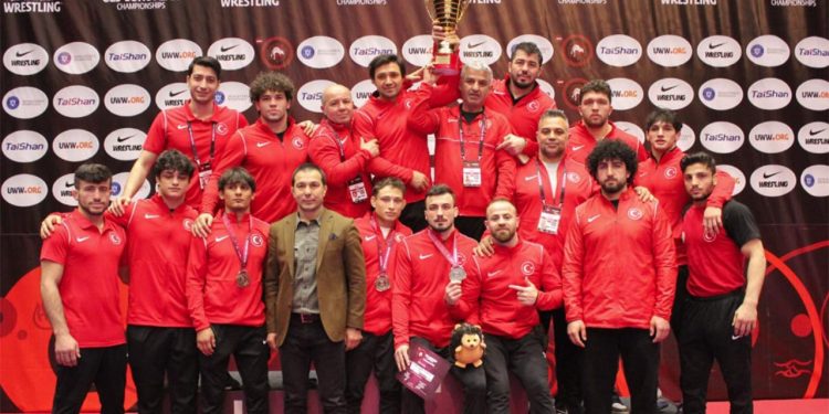 Grekoromen Güreş Milli Takımı tarihte ilk kez U23 Avrupa şampiyonu