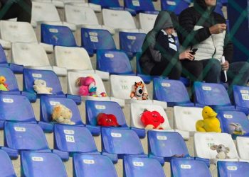 Zeljeznicar-Sloboda maçında depremzede çocuklar için oyuncak toplandı