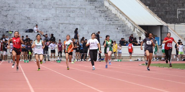 Liselerde eleme heyecanı Atatürk’te başladı