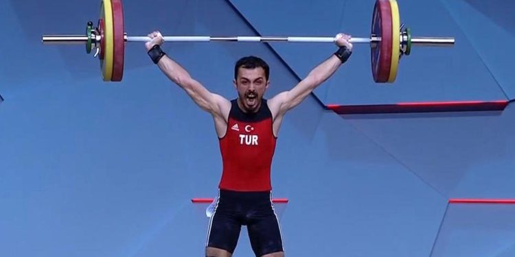 Milli sporcu Muammer Şahin gümüş madalya kazandı